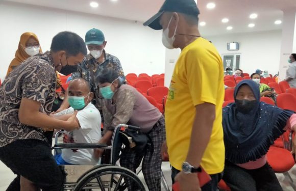 Tim Satgas Covid 19 Seputihagung Bantu Pengobatan Warga