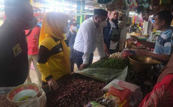 Sidak Kelangkaan Minyak Goreng di Rumbia, Dewan Upayakan Gelar Operasi Pasar