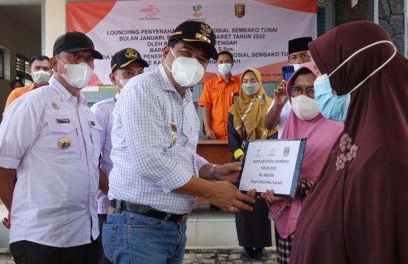 Bupati Musa Ahmad Launching Bantuan Program Sembako di Bangunrejo