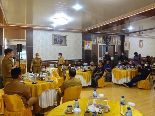Coffee Morning dengan Insan Pers, Bupati dan Wabup Ajak Satu Frame Menuju Lamteng Terbaik