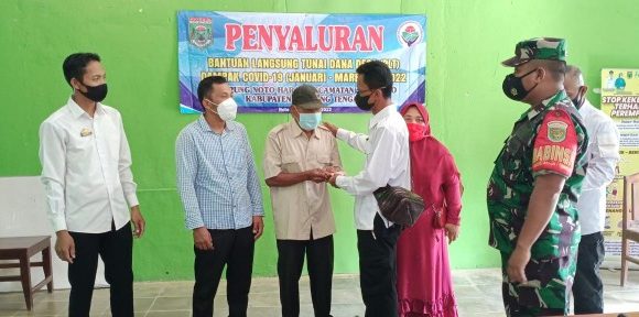 Salurkan BLT-DD Tahap Pertama Kepada 118 KPM, Bambang ; Semoga Bermanfaat