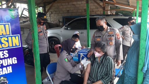 Vaksin Hunter Mobile Polres Lamteng, Sisir Pasar hingga Terminal