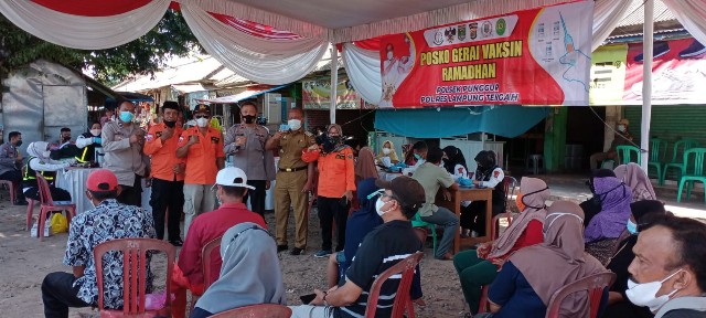 Biddokes Polda Lampung Bersama Polsek Punggur Buka Posko Gerai Vaksin Ramadan