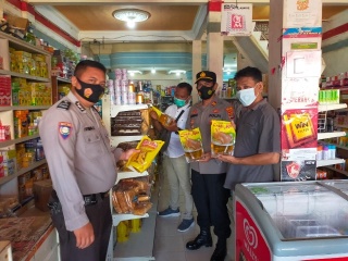 Kapolsek Seputihraman Iptu Admar, Bersama Satgas Pangan, Giatkan Patroli Pasar