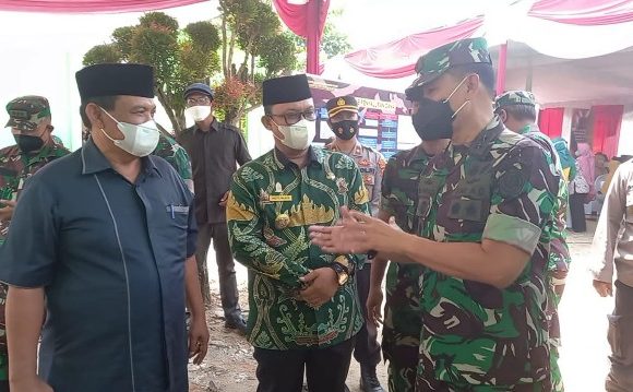 Aster Panglima TNI Pantau Bantuan di Lamteng, Ingatkan  Jangan Sampai Ada Potongan