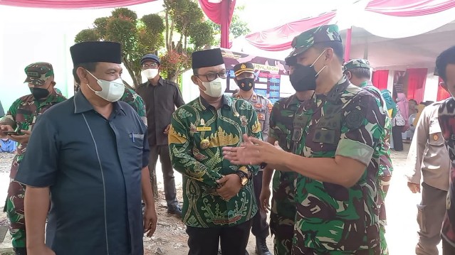 Aster Panglima TNI Pantau Bantuan di Lamteng, Ingatkan  Jangan Sampai Ada Potongan