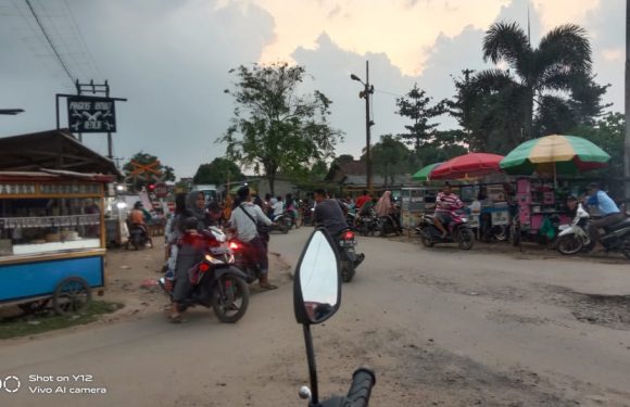 Momen Ramadan, Banyak Pedagang Takjil Musiman Menjamur di Sulusuban