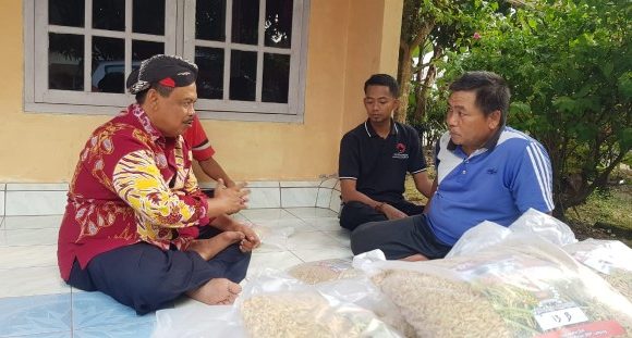 Beri Bibit Padi MSP Gratis, Sumarsono “Titip” Anak Yatim dan Kaum Dhuafa