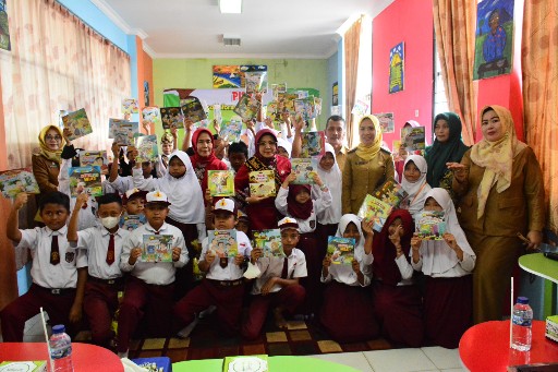 Bunda Literasi Mardiana Musa Ahmad Buka Lomba Story Telling Tingkat SD