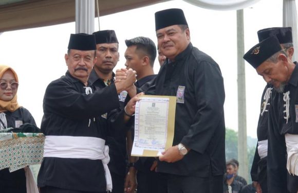 Bupati Musa Ahmad Resmi Dikukuhkan sebagai Warga Kehormatan PSHT