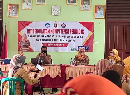 Dengan IHT Kurikulum Merdeka, SMAN 1 Terusannnunyai Perkuat Kompetensi Pendidik