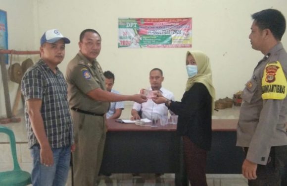 Cair, 112 KPM di Kampung Putralempuyang Terima BLT Tahap II