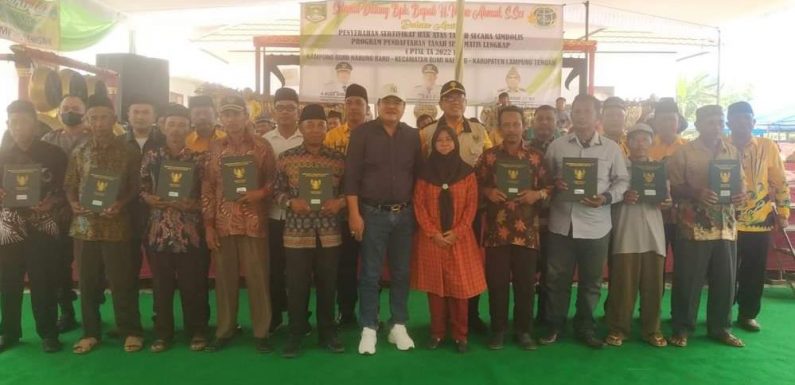 Bupati Musa Serahkan Sertifikat PTSL di Buminabung