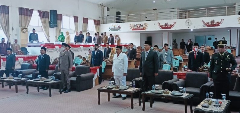 Pimpin Paripurna Mendengarkan Pidato Kenegaraan Presiden RI, Ketua DPRD Lamteng: Saya Bangga Indonesia Hebat