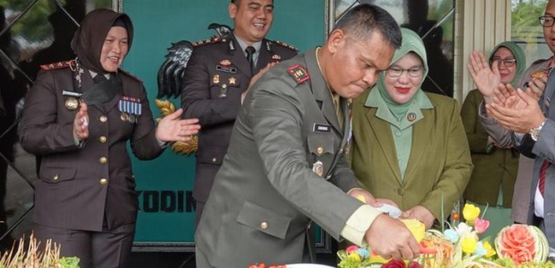 Kapolres Lamteng Hadiri Peringatan HUT TNI di Kodim 0411/KM