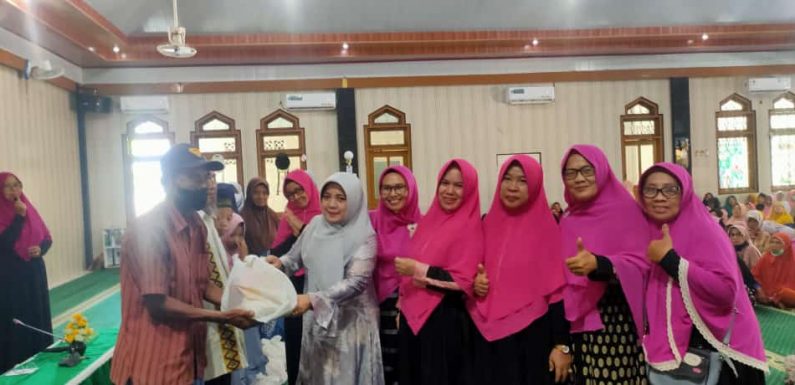 Baksos ke 19, Mardiana Musa Ahmad dan Majelis Ta’lim Jabal Nahl Yukumjaya Bagikan 550 Paket Sembako