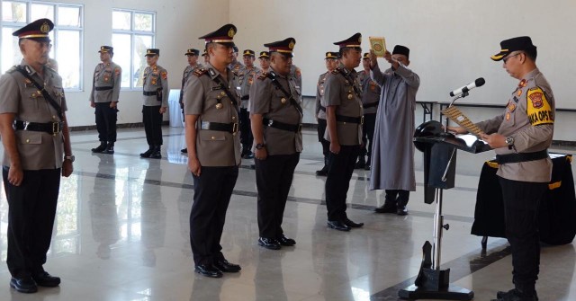 Pimpin Sertijab Kasat Intelkam dan Dua Kapolsek, Begini Pesan Wakapolres Lamteng