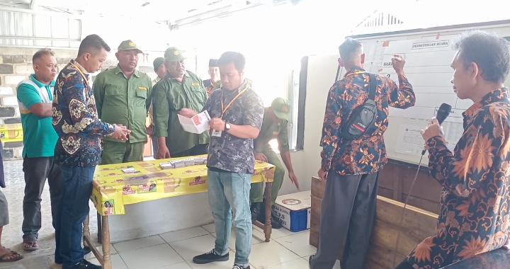 Warga Kelurahan Simbarwaringin Antusias Salurkan Hak Suara pada Pemilihan Ketua RW Periode 2023-2028