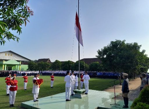 Peringati Hari Lahir Pancasila, Kecamatan Seputihmataram Gelar Upacara Bendera