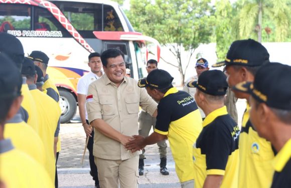 Bupati Musa Ahmad Lepas Peserta Kontingen Lamteng Ikuti PENAS Petani Nelayan Indonesia ke XVI ke Padang
