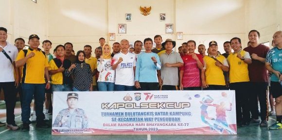 Peringati HUT Bhayangkara ke 77, Polsek Waypengubuan Gelar Kejuaraan Bulu Tangkis