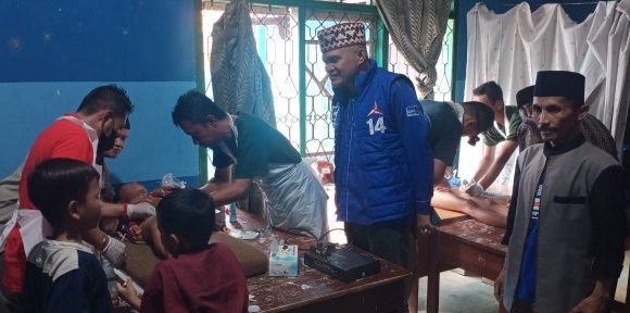 Berbagi Kasih Kepada Masyarakat, Ketua Fraksi Partai Demokrat Lamteng Toni Sastra Jaya Gelar Khitanan Massal Gratis