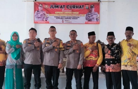 Jumat Curhat di Simpangagung, Wakapolres Lamteng Kompol Poeloeng Akan Upayakan Buka Pos Polisi