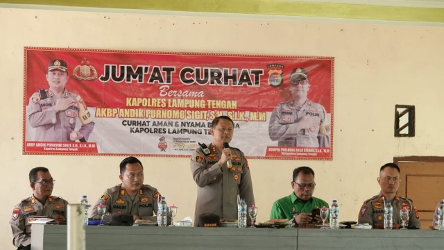 Jalin Komunikasi Hingga Mendengar Keluh Kesah Masyarakat, Polres Lamteng Gelar Jum’at Curhat di Kampung Kotagajah