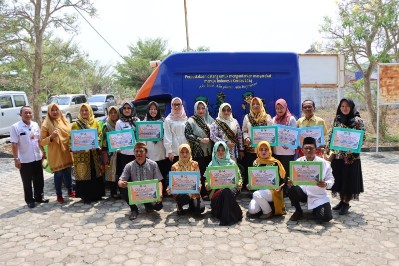 Bunda Literasi Lamteng Serahkan Bantuan untuk 5 Komunitas Baca dan 7 TBM