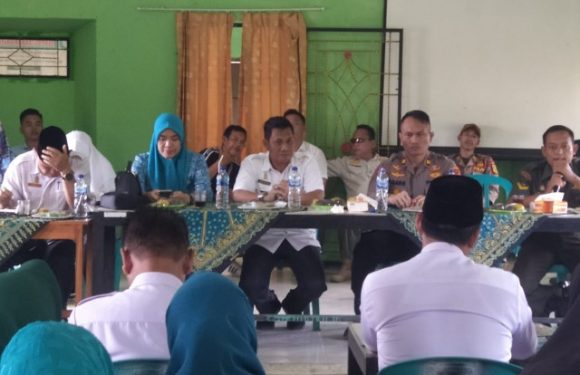 Pimpin Rakor Akhir Tahun, Camat Punggur Minta Kakam Jalin Kerjasama yang Baik