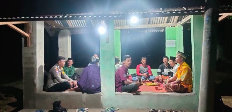 Anggota Polsek Seputih Mataram Rutin Giat Sambang dan Cek Pos Ronda