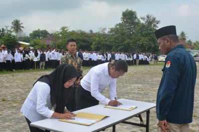 1.477 KPPS se-Kecamatan Gunungsugih Resmi Dilantik, Dwica Sukma; Ciptakan Pemilu yang Demokratis dan Aman