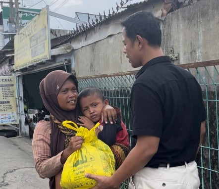 RS Mitra Mulia Husada Bandarjaya Tebarkan Kebaikan di Bulan Ramadan dengan Berbagi Sembako ke Warga Miskin