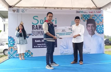 1000 Paket Sembako Murah dibagikan PT HK dalam Safari Ramadan BUMN 2024 di Lamteng