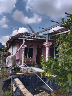 Diterjang Angin, Puluhan Rumah di Tanjunganom Rusak