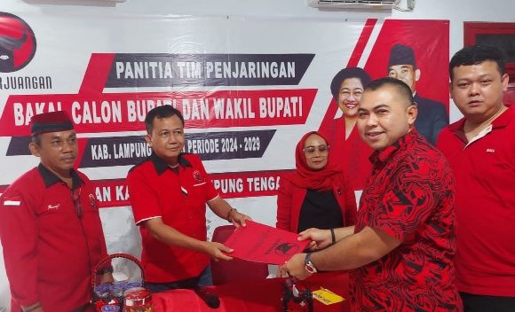 Ketua BMI Lamteng, Rully Niza Agung Saputra Ambil Formulir Penjaringan di PDI Perjuangan Lamteng