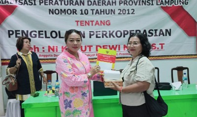 Ni Ketut Dewi Nadi Sosialisasikan Perda Pengelolaan Perkoperasian