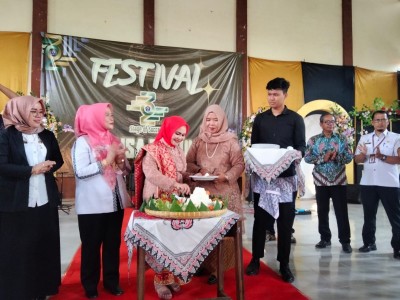 Pelepasan Siswa Kelas XII Sekaligus HUT ke 32 SMAN 1 Terusannunyai dengan Kado Prestasi Nasional