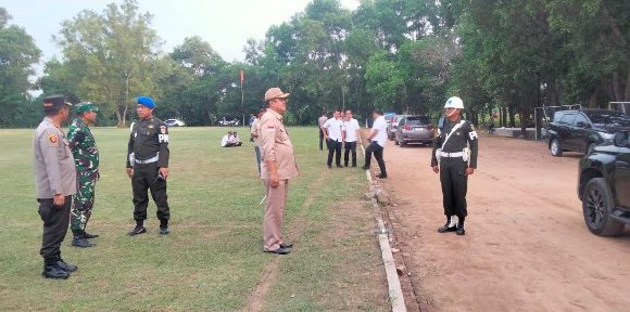Dandim 0411/KM Bersama Kapolres Lampung Tengah Pimpin Apel Gabungan Kesiapan Pengamanan Jelang Kunker Presiden RI ke Lampung