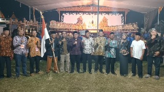 Wakili Bupati, Kadis PMK Lamteng Hadiri Peringatan HUT ke-89 Kelurahan Simbarwaringin