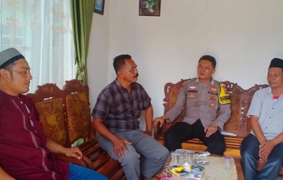 Jelang Pilkada Serentak 2024, Bhabinkamtibmas Polsek Seputih Mataram Gencarkan Patroli Cooling System