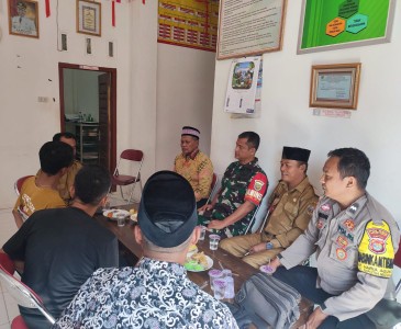 Jelang Pilkada 2024, Sinergitas TNI-Polri Polsek Seputih Mataram Ajak Warga Jaga Kerukunan