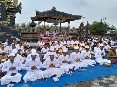Umat Hindu Dharma Agung Rayakan Galungan