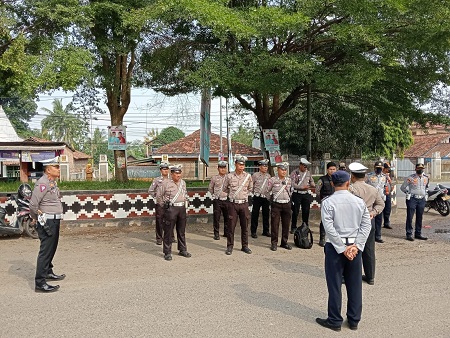 Operasi Zebra Krakatau 2024 Dimulai, Polres Lampung Tengah Edukasi Pengendara di Simpang Tugu Pepadun