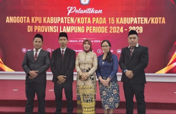 Resmi Dilantik, Ini Nama-nama Komisioner KPU Lamteng Periode 2024-2029