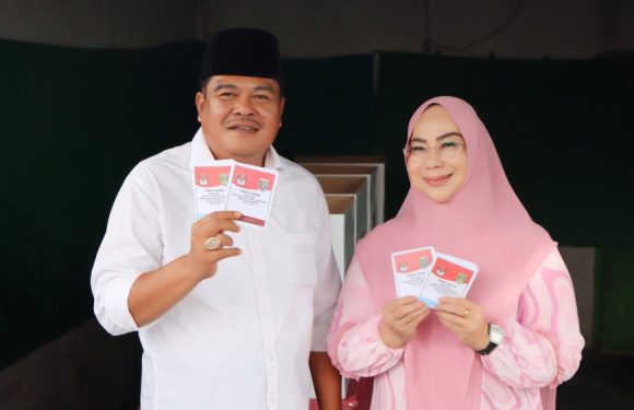 Nyoblos di TPS 20 Yukumjaya, Bupati Musa Ahmad harapkan Pilkada Lamteng berjalan Lancar dan Damai