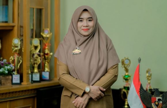 HGN ke-30, Perlu Tingkatkan Anggaran Pendidikan untuk Kesejahteraan Guru Honor