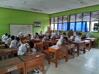 SMPN 2 Seputih Mataram Gelar Test Kompetensi Akademik Sekolah