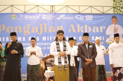 Meski Diguyur Hujan, Polres Lamteng Tetap Siaga Amankan Pengajian Akbar di Islamic Center