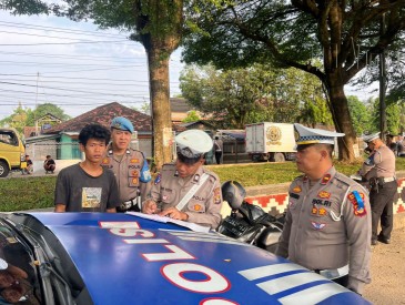 Operasi Patuh Krakatau Hari Ketiga, Satlantas Polres Lamteng Tindak 279 Pelanggar